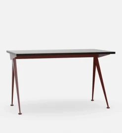 Compas Direction Desk